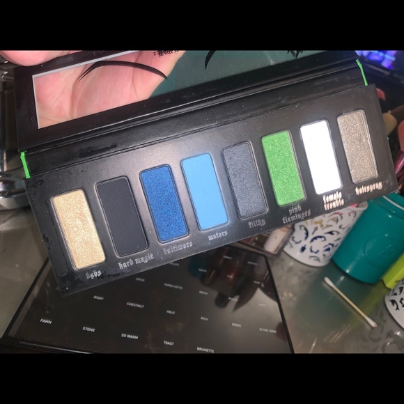 KVD Vegan Beauty x Divina Palette
